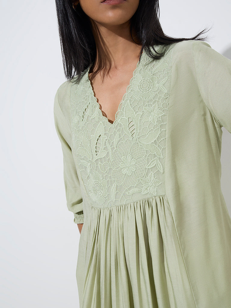 Zuba Sage Floral Embroidered Cotton-Blend A-Line Kurta