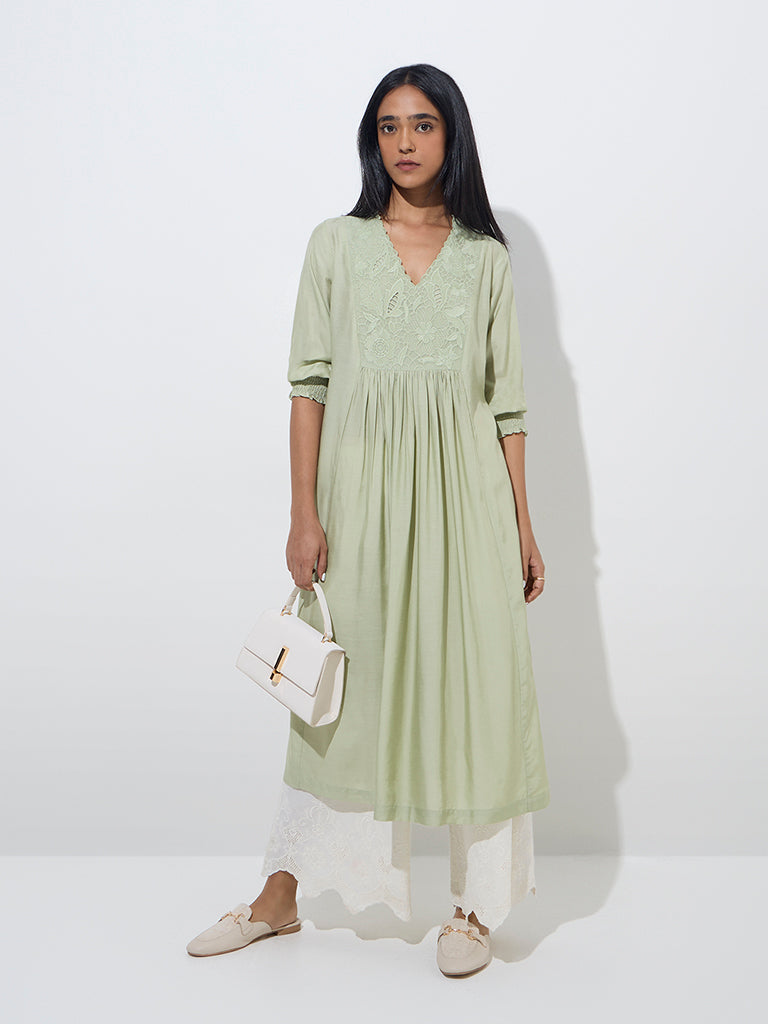 Zuba Sage Floral Embroidered Cotton-Blend A-Line Kurta