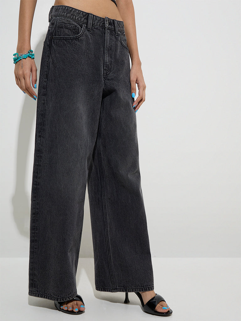 Nuon Charcoal Flared Relaxed - Fit Mid - Rise Jeans