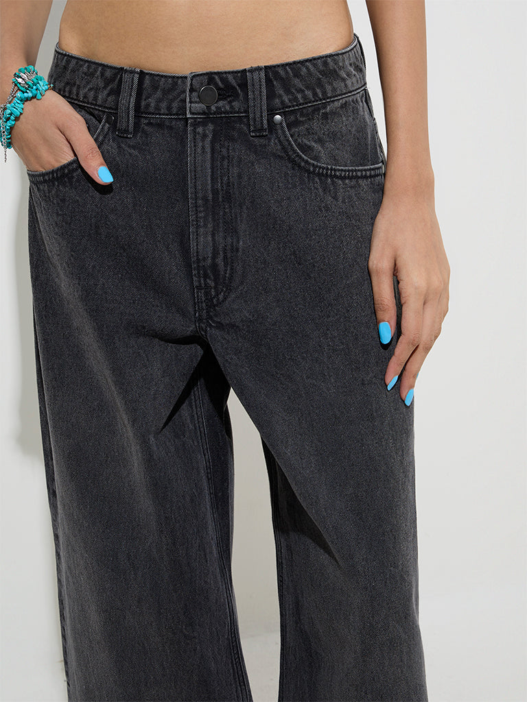 Nuon Charcoal Flared Relaxed - Fit Mid - Rise Jeans