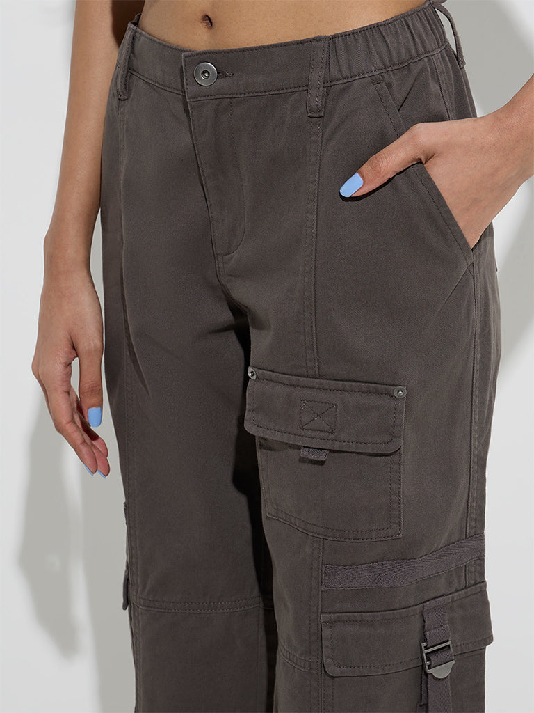 Nuon Dark Brown Cargo-Style Mid-Rise Cotton Pants
