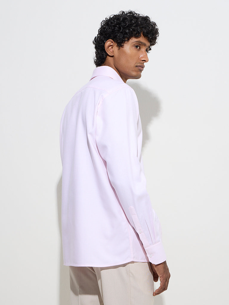 westisde WES Formals Men's Pink Checkered Slim-Fit Cotton Shirt for Work Wear Back View