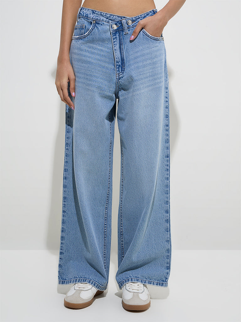 Nuon Light Blue Straight - Fit High - Rise Jeans