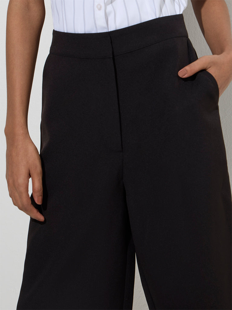 Westside Wardrobe Women's Black Solid High-Rise Jorts for Work Wear Zoom View