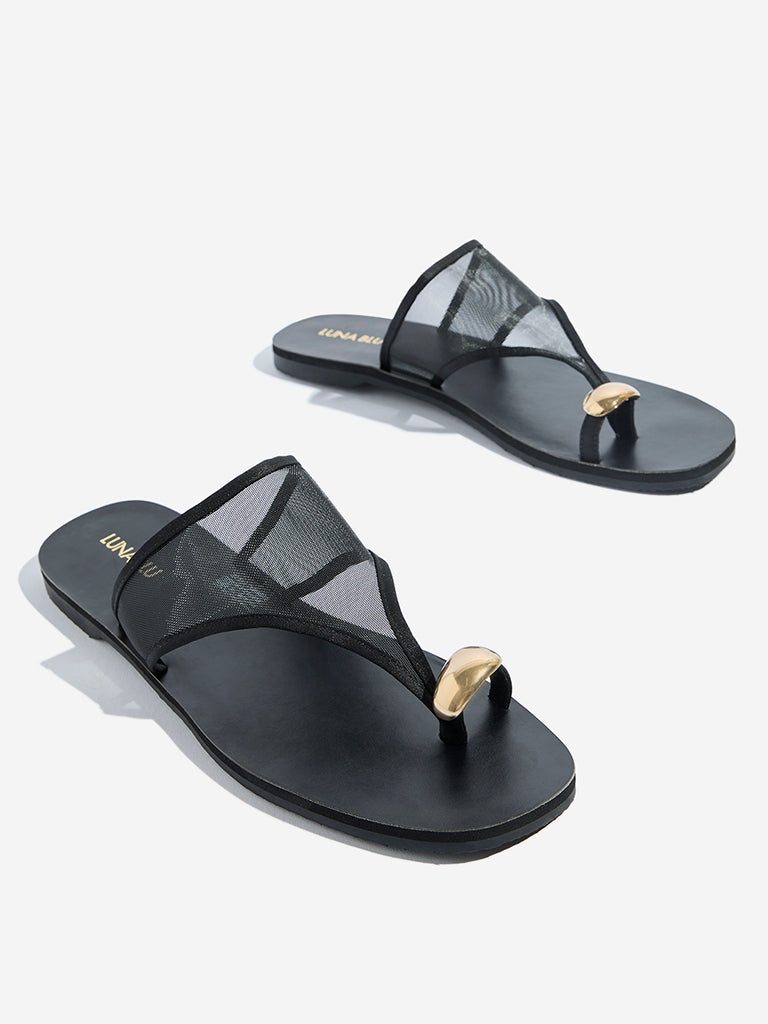 Westside LUNA BLU Women's Black Mesh Detailed Toe-Ring Sandals Zoomed View