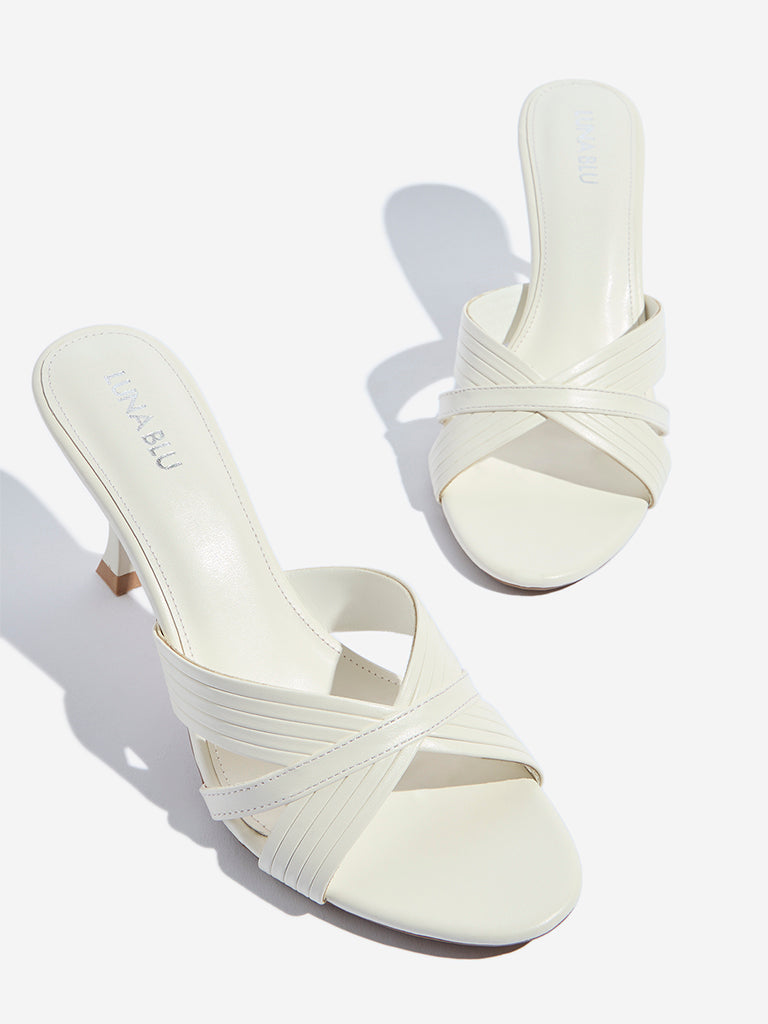 Westside LUNA BLU Women's White Stiletto Sandals Zoomed View