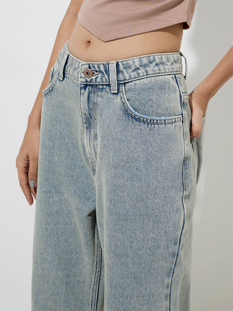 Nuon Light Blue Washed Relaxed - Fit Mid - Rise Jeans