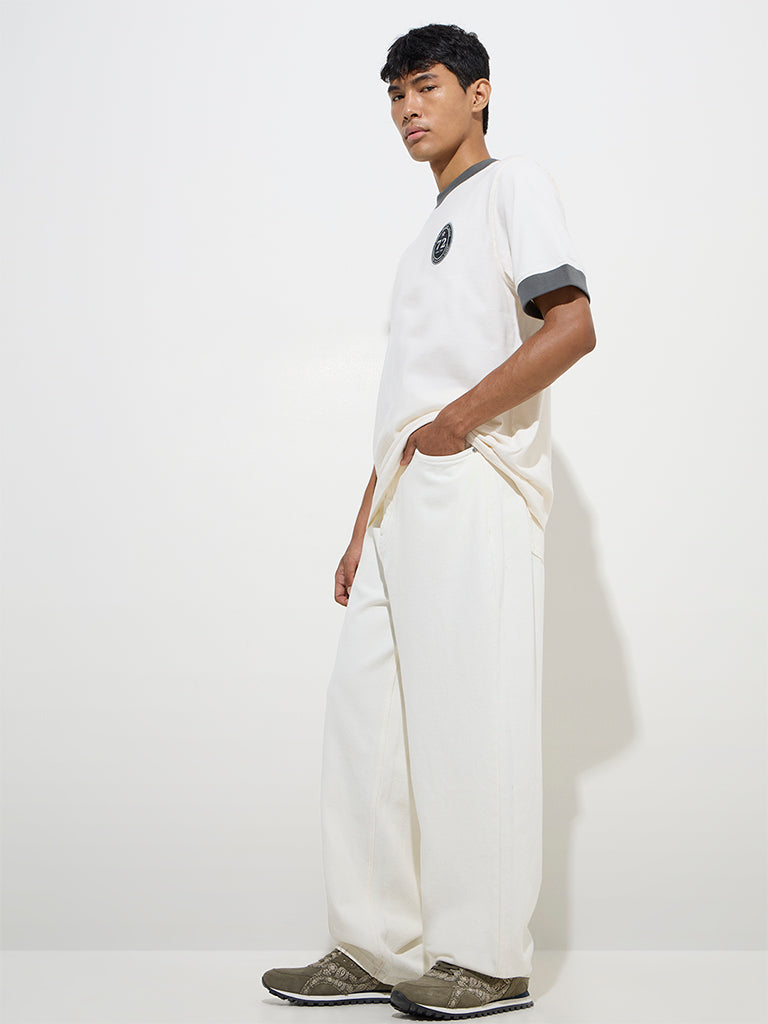 Nuon White Relaxed - Fit Mid - Rise Jeans