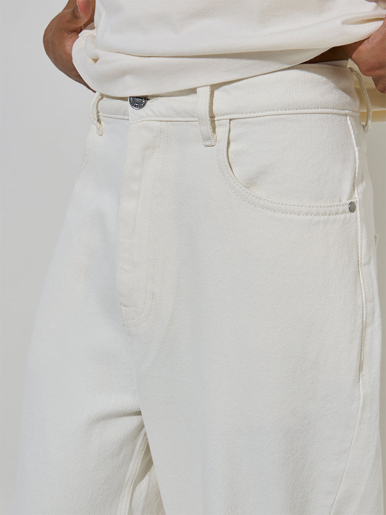 Nuon White Relaxed - Fit Mid - Rise Jeans