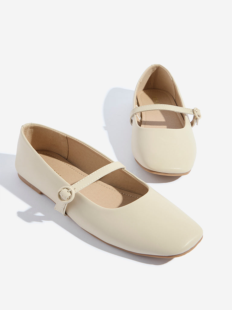 Westside LUNA BLU Women's Ivory Mary Jane Shoes Zoomed View