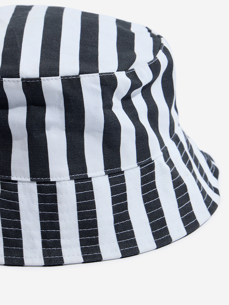 Westside Wunderlove Women's Black Striped Bucket Hat for Casual Wear Zoom View