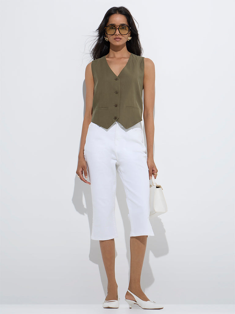 westisde LOV Women's White Relaxed Fit Mid-Rise Capri Jeans for Casual Wear Full Model View