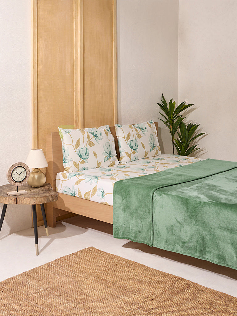 Westside Home Sage Queen Bed Fleece Blanket - Main Image