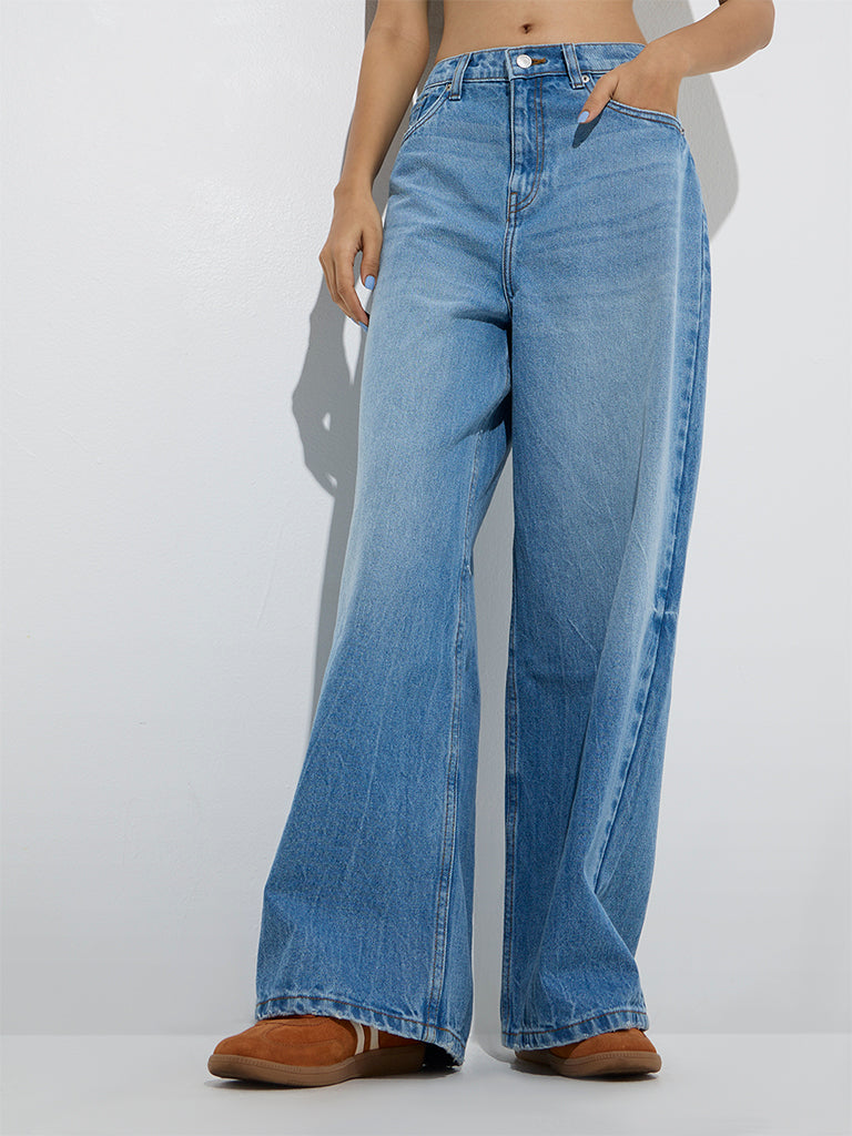 Westside Nuon Women's Light Blue Faded Relaxed-Fit Mid-Rise Jeans for Casual Wear Front View