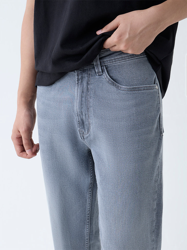 Westside Nuon Men's Grey Washed Slim-Fit Mid-Rise Jeans for Casual Wear Zoomed View