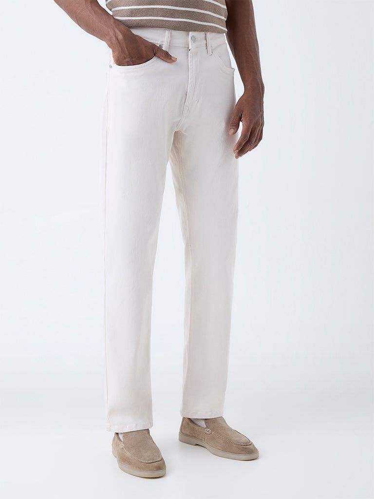 Westside Ascot Men's Off-White Relaxed-Fit Mid-Rise Jeans for Casual Wear Front View