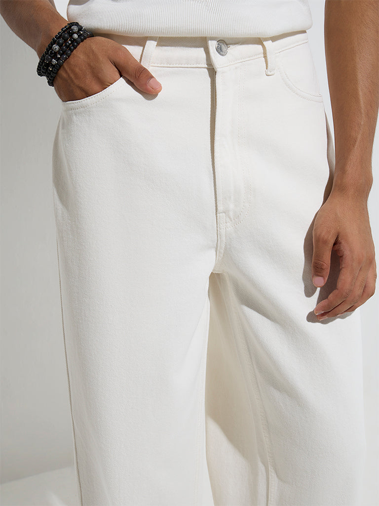 Westside Nuon Men's White Barrel-Fit Mid-Rise Jeans for Casual Wear Zoom View