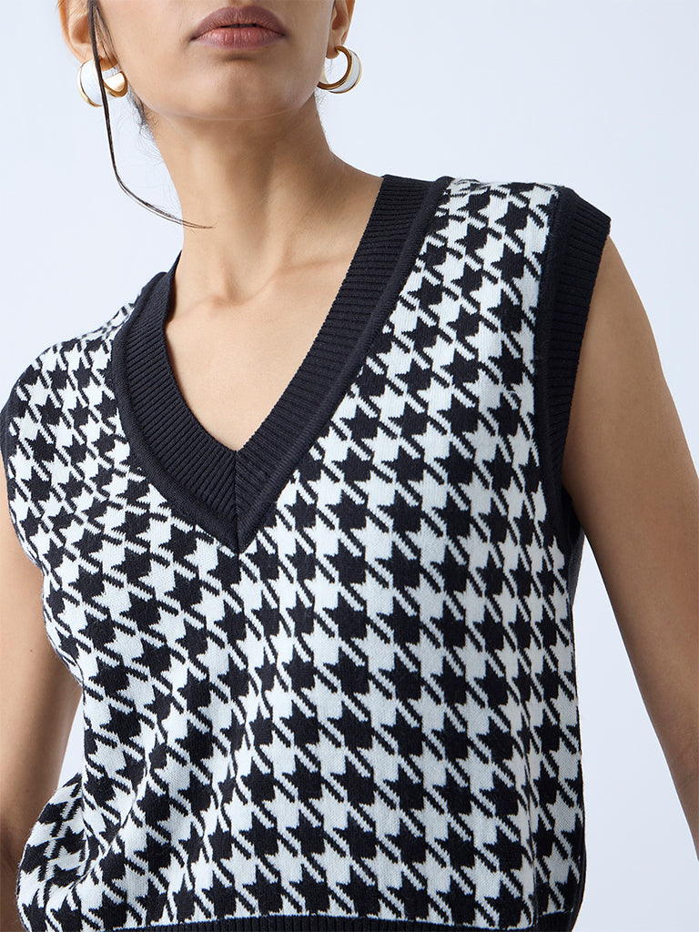 Wardrobe Black Houndstooth Design Sweater
