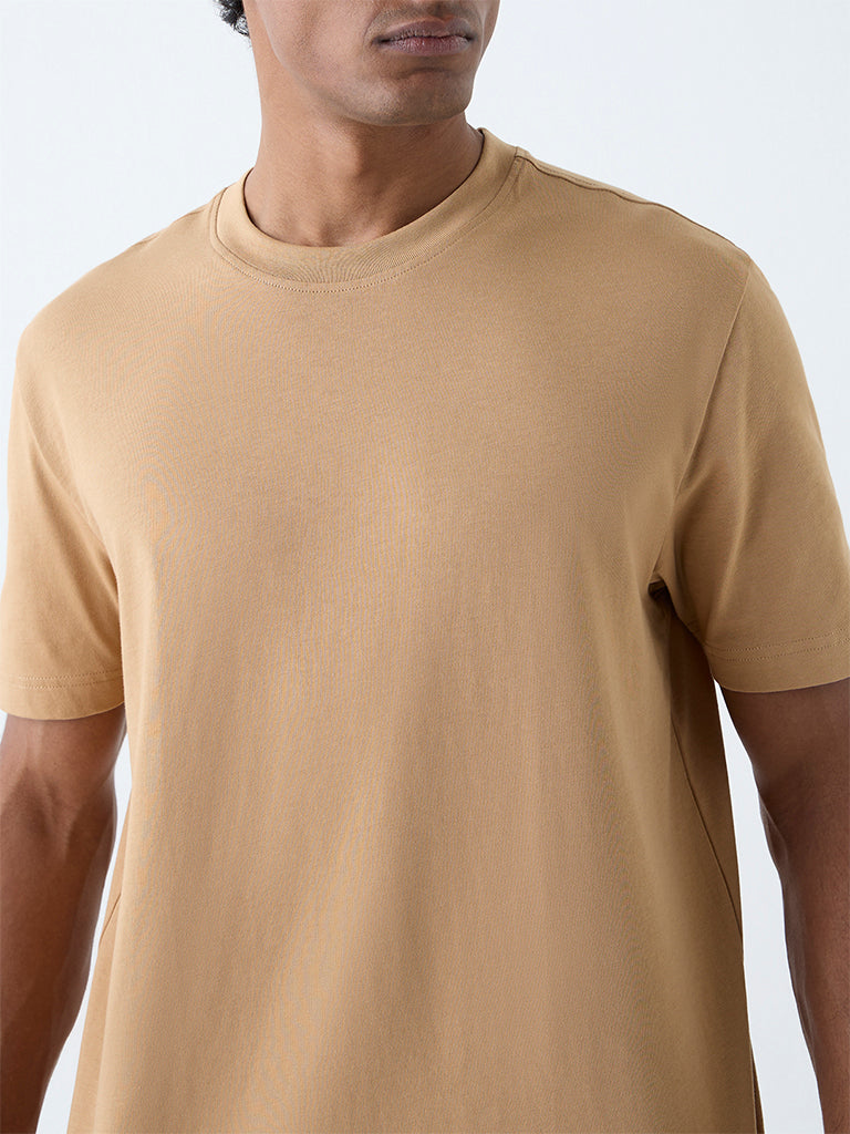 Westside WES Casuals Men's Mustard Solid Slim-Fit Cotton T-Shirt for Casual Wear Zoomed View