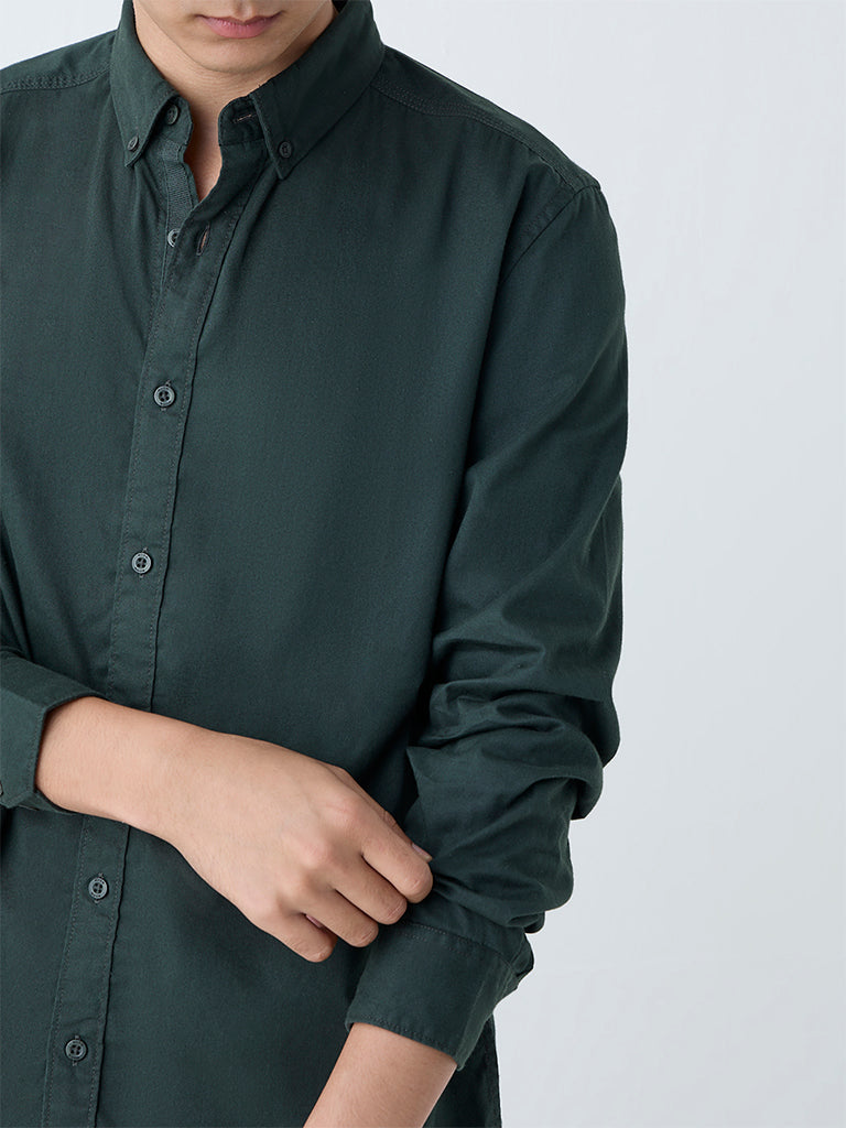 Nuon Dark Green Solid Slim-Fit Cotton Shirt