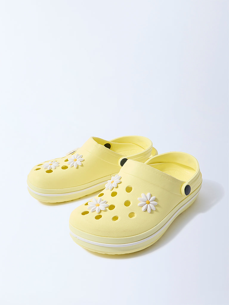 Yellow Floral-Applique Yellow Detailed Clogs
