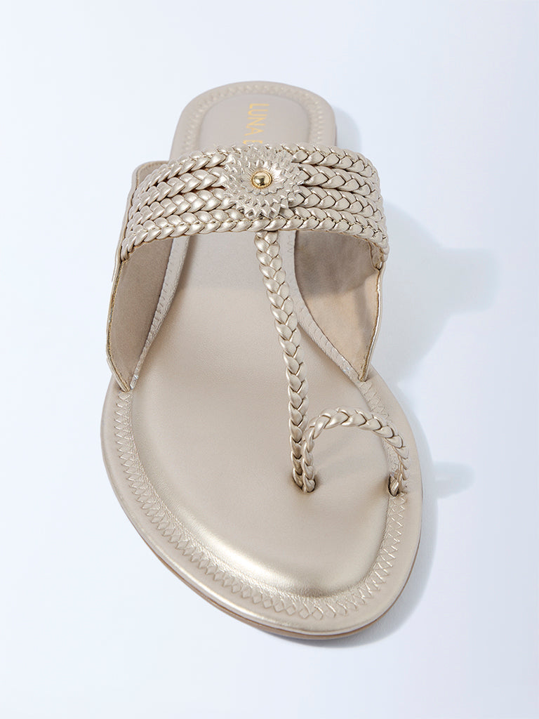 LUNA BLU Light Gold Kolhapuri Sandals