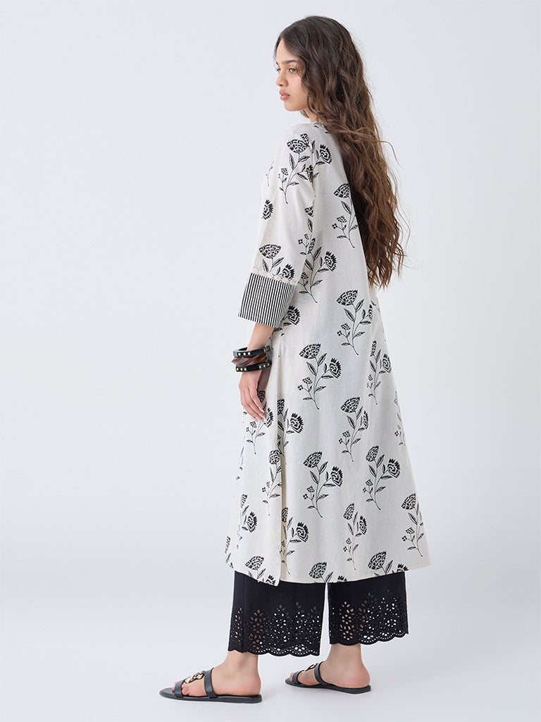Utsa Off-White Floral Pattern Cotton-Blend A-Line Kurta