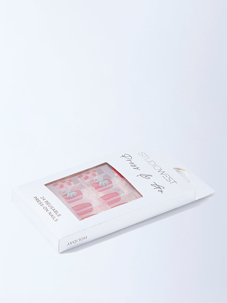 Studiowest Holiday Themed Press-On Nail Set