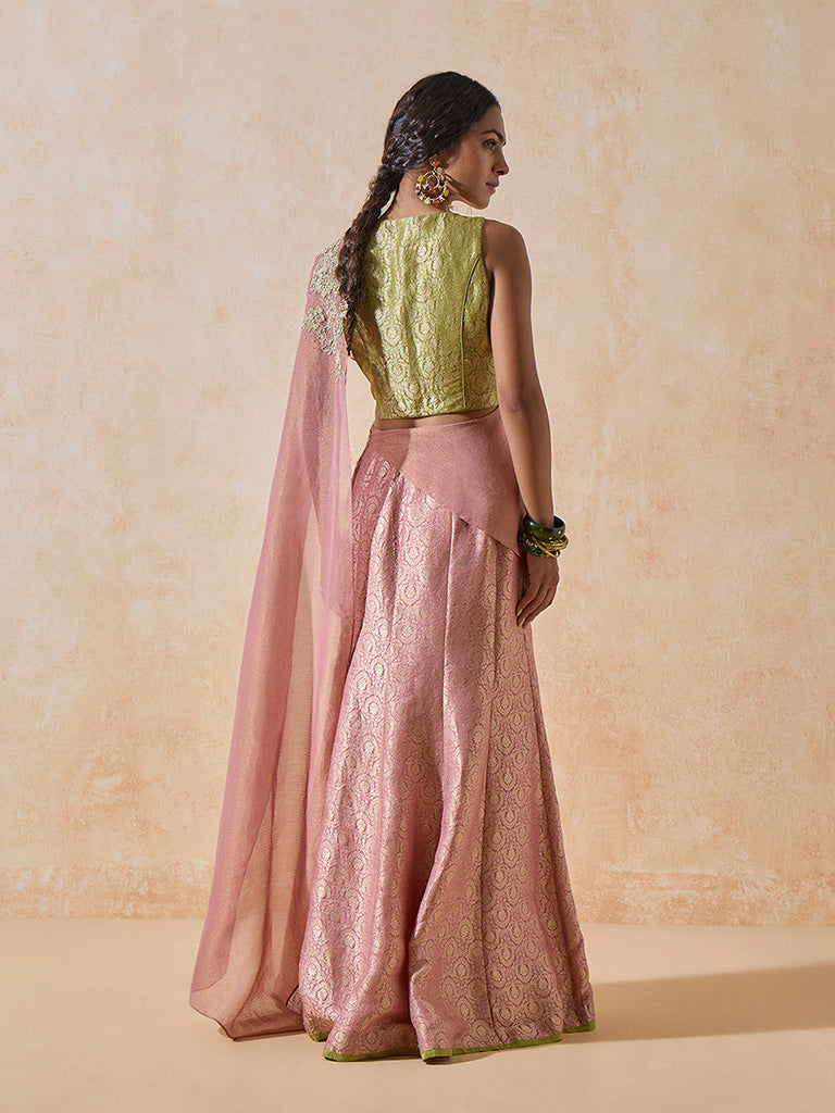 Jacquard Pink Skirt With Pallu