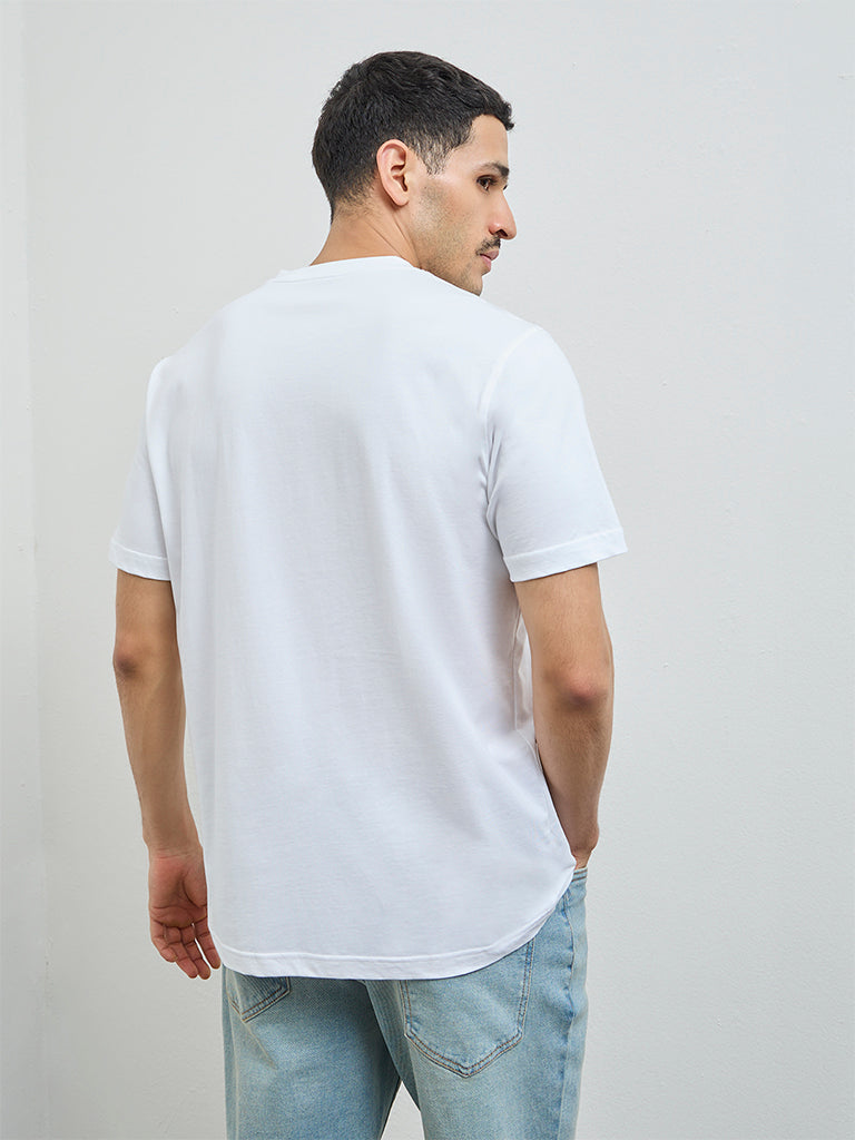 WES Casuals White Solid Slim-Fit Cotton T-Shirt