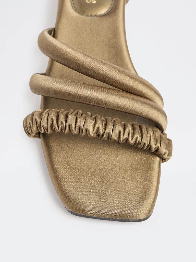 LUNA BLU Olive Puff-Strap Sandals