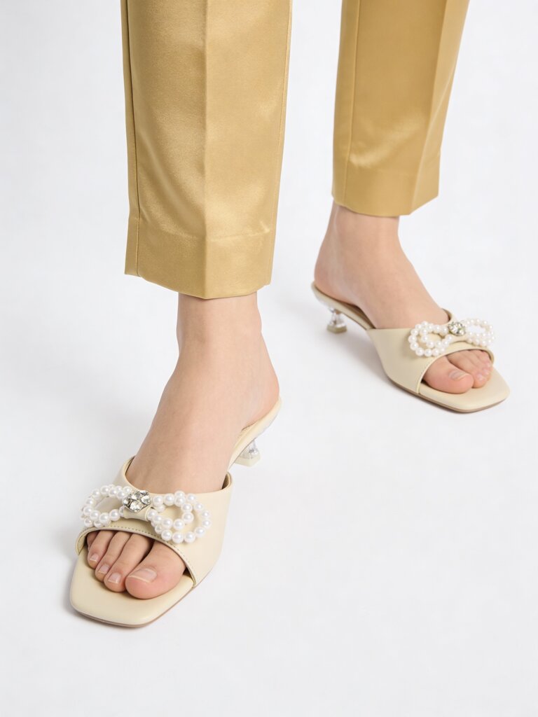 LUNA BLU Ivory Pearl-Detailed Sandals
