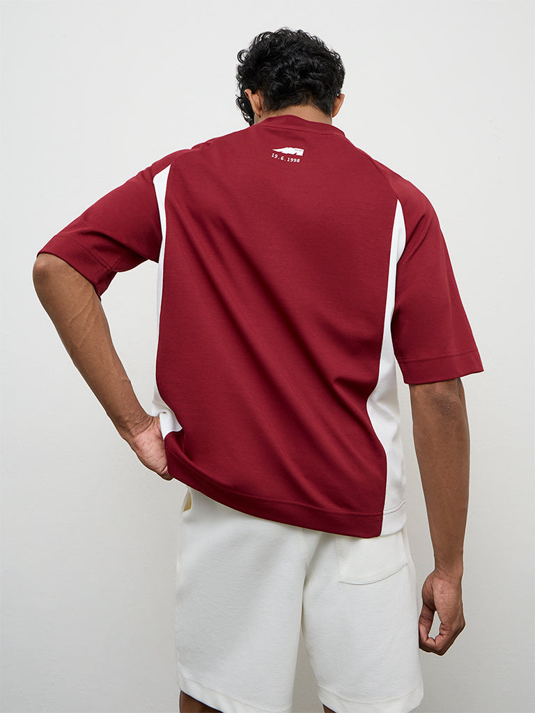 Nuoflexx Red Stripe-Design Relaxed Fit T-Shirt