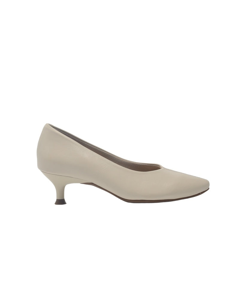 LUNA BLU Ivory Pointed Toe Pump Shoes
