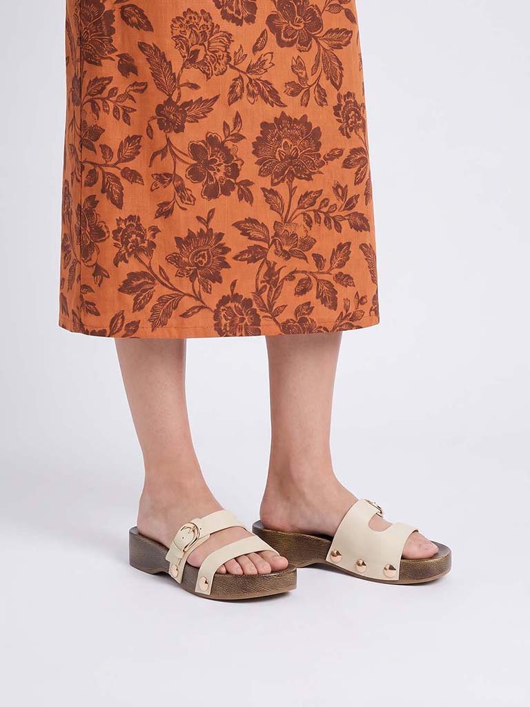 LUNA BLU Ivory Slip-On Sandals