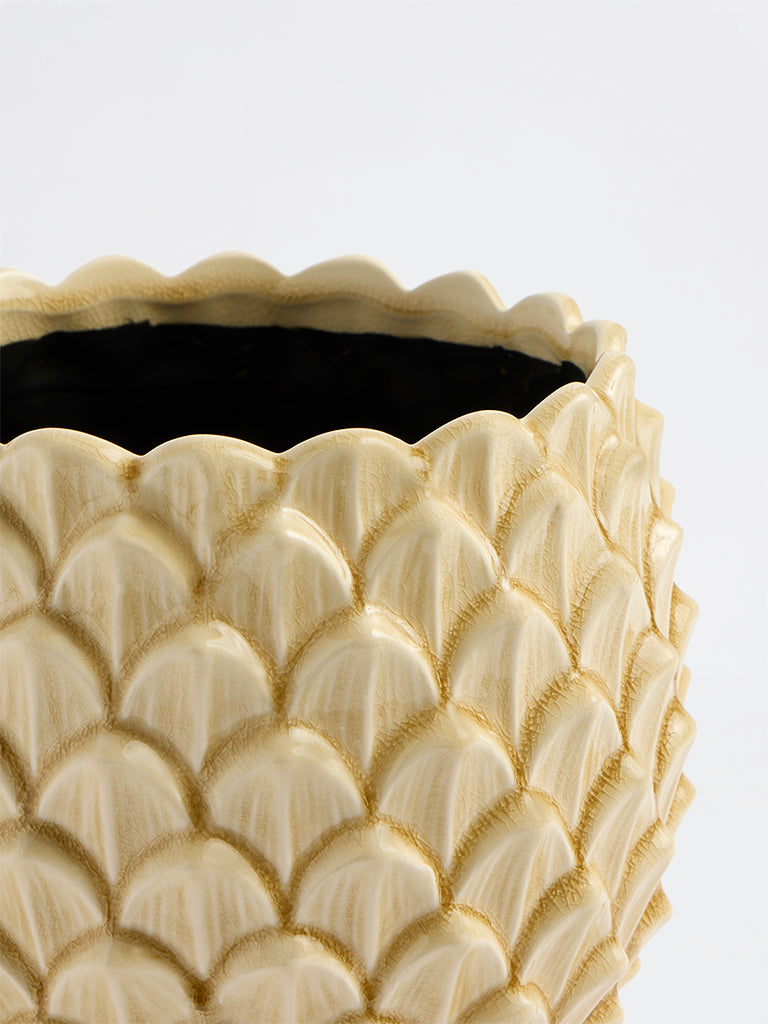 Westside Home Ivory Petal Design Ceramic Pot