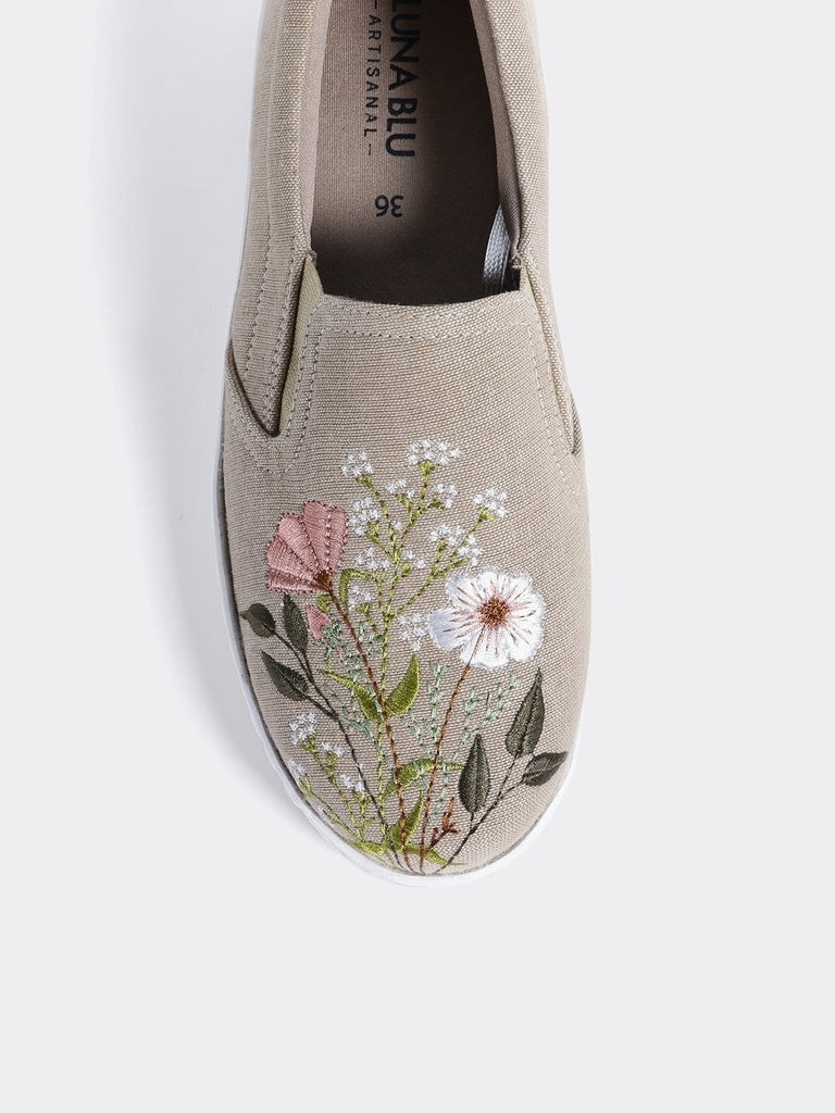 LUNA BLU Peach Floral Embroidered Slip On Loafers