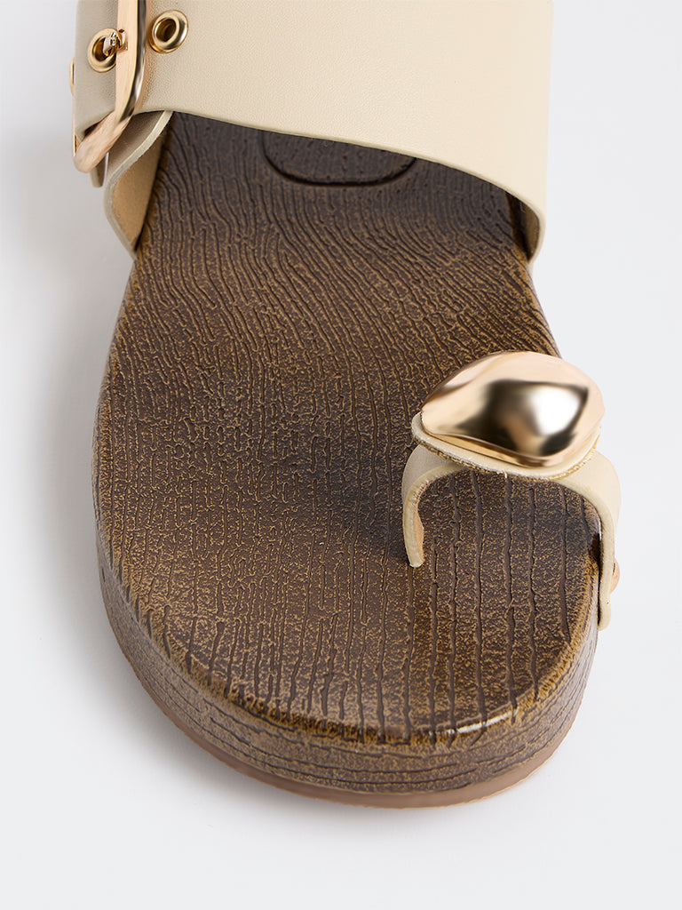 LUNA BLU Ivory Toe-Ring Detail Sandals