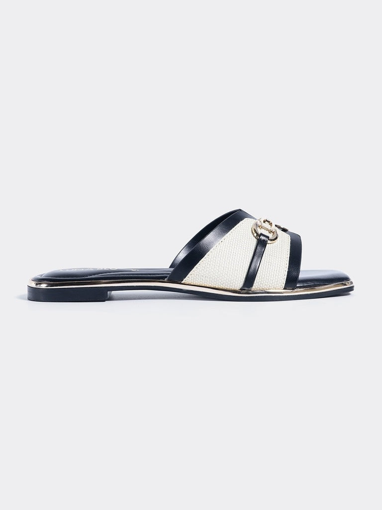 LUNA BLU Black Flat Sandals