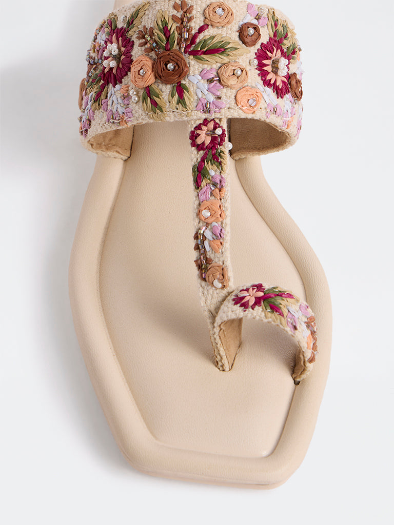 LUNA BLU Off-White Kolhapuri Sandals