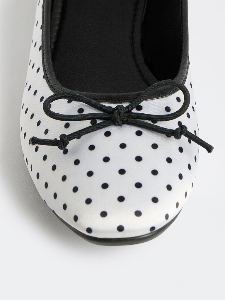 LUNA BLU White Ballerinas