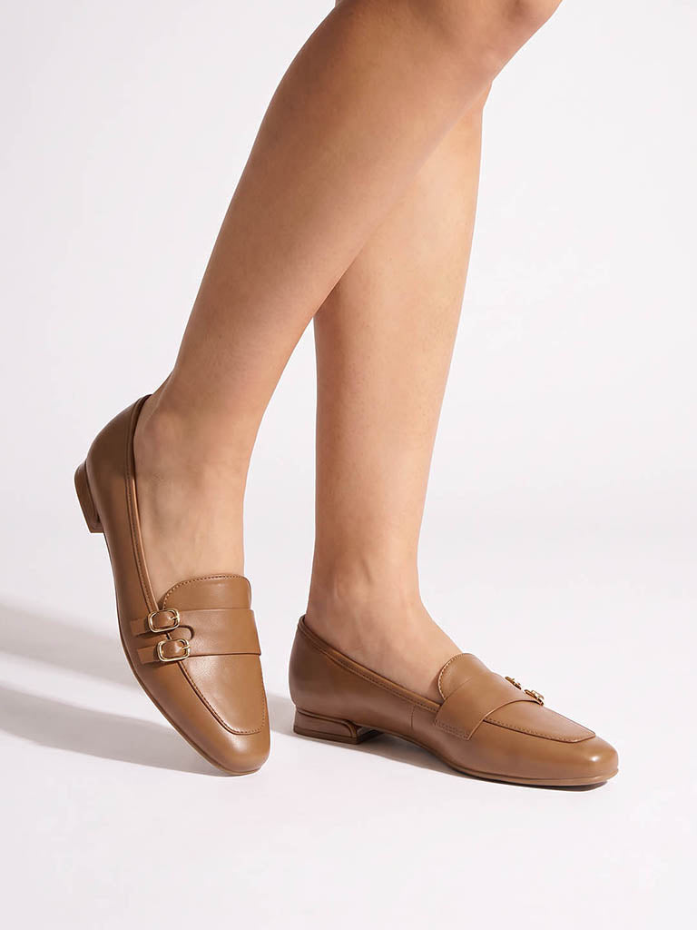 LUNA BLU Tan Buckle-Detail Loafers