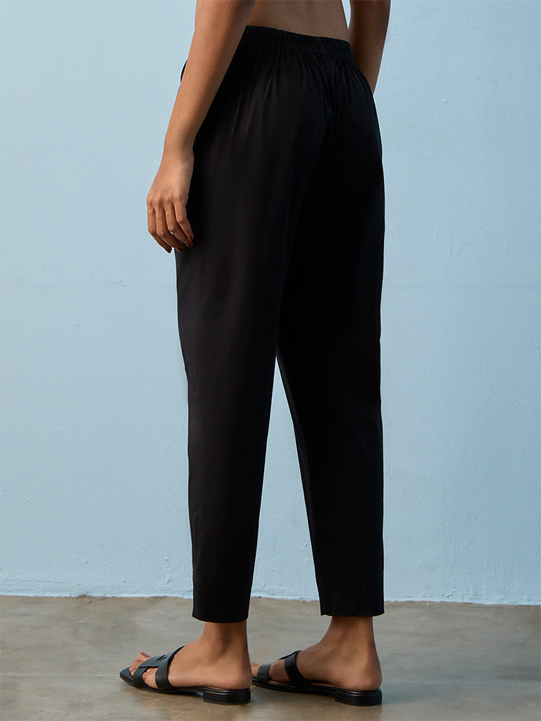 Utsa Black Solid Pants