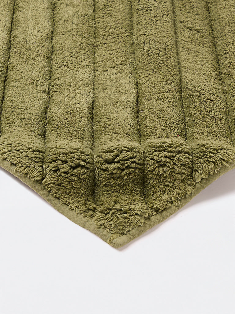Westside Home Green Diagonal Striped Bath Mat