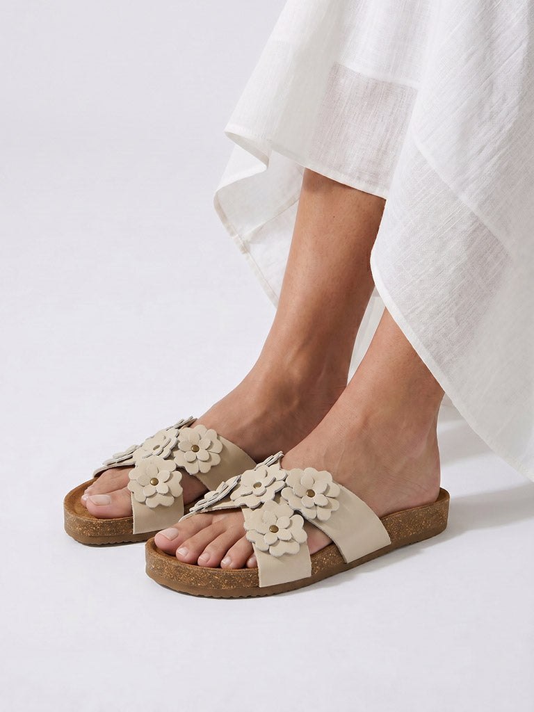 LUNA BLU Ivory Sandals