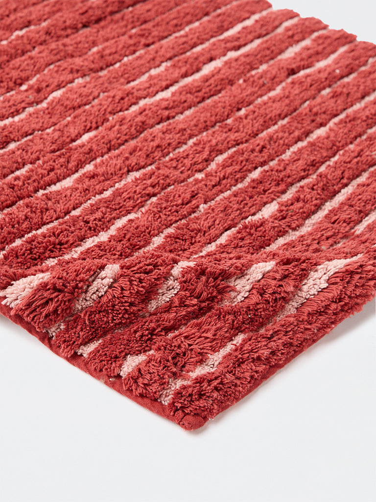 Westside Home Red Striped Bath Mat