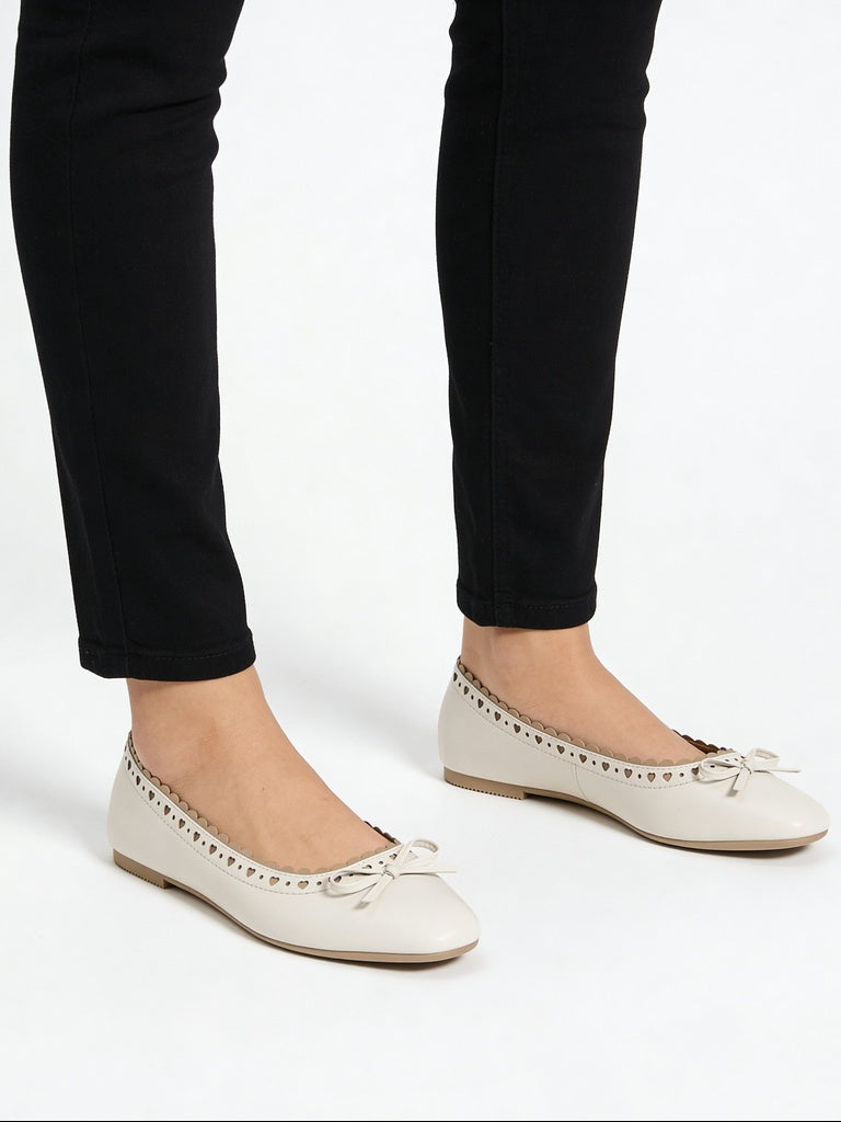 LUNA BLU Ivory Bow Detailed Scalloped Ballerinas