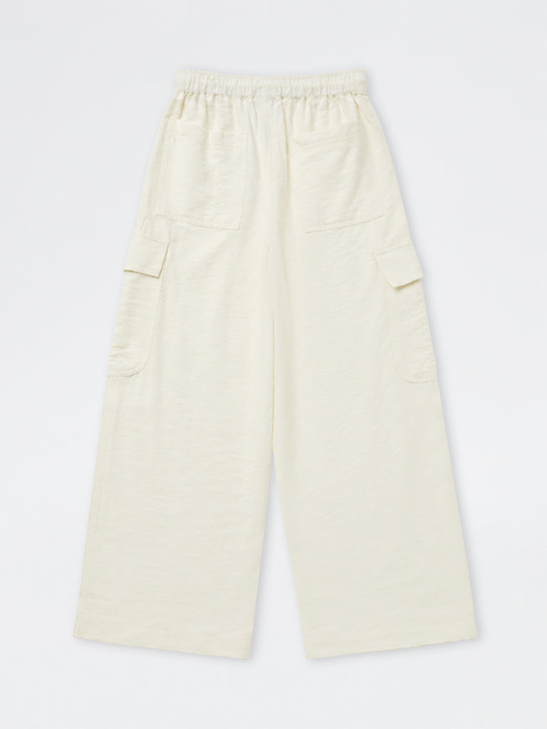 Girls Off-White Solid High-Rise Trousers