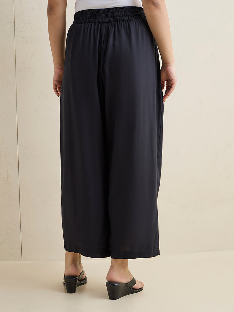 Diza Black Solid Pants