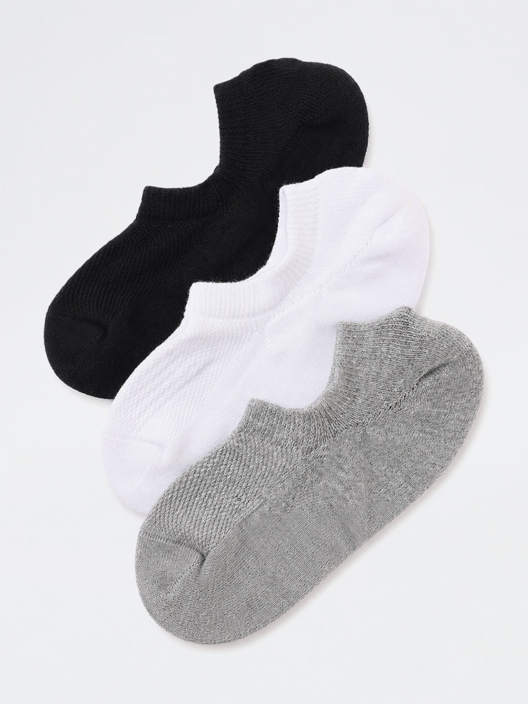 WES Lounge Black Solid Cotton-Blend Sneaker Socks - Pack of 3